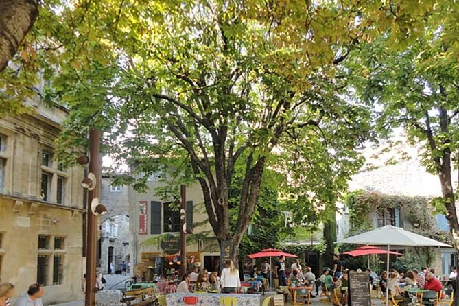 A day in Provence: Les Baux de Provence, Saint Rémy and more - LIsle-sur-la-Sorgue: antiques, markets, and working water wheels