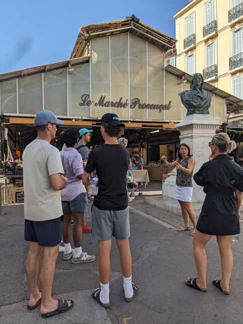 Antibes: 2 hour walking tour in the old town - Meeting at Quai de la 1ère Division Française libre, then getting your Antibes map