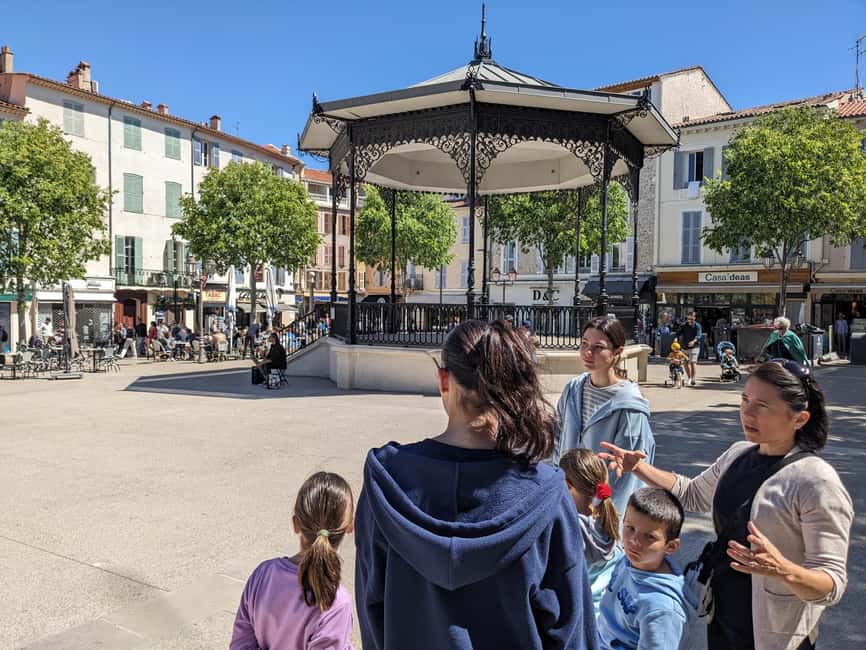 Antibes: 2 hour walking tour in the old town - Marché provençal and the Safranier neighborhood: smells, color, and local pace