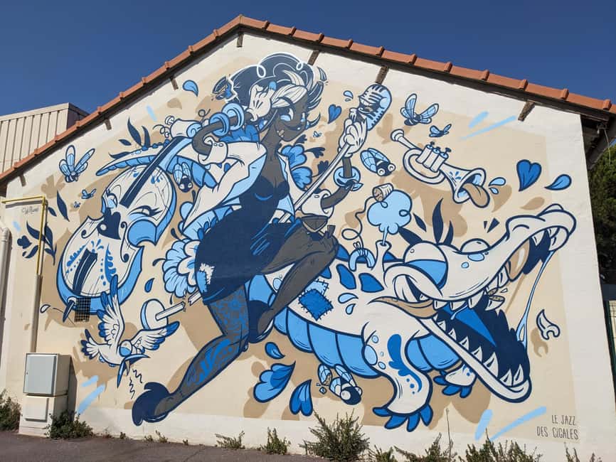 Antibes: 2 hour walking tour in the old town - Craft workshops and urban art: where Antibes turns everyday into art