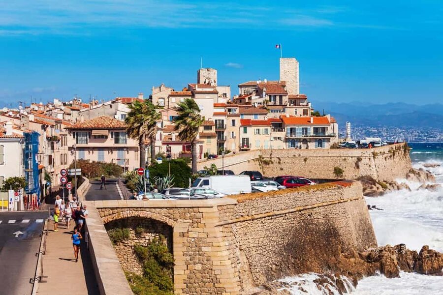 Antibes: Express Walk with a Local in 60 minutes - Key highlights you will feel right away