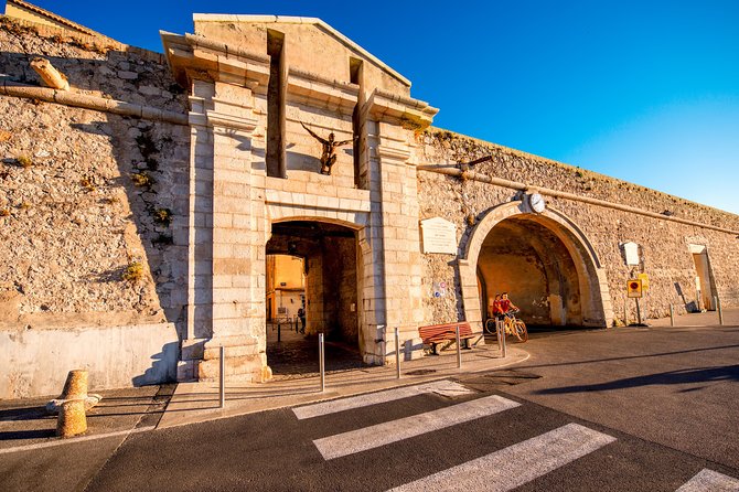 Antibes Private Walking Tour - Stop 3: Marche provencal, how to get value from a market without getting lost