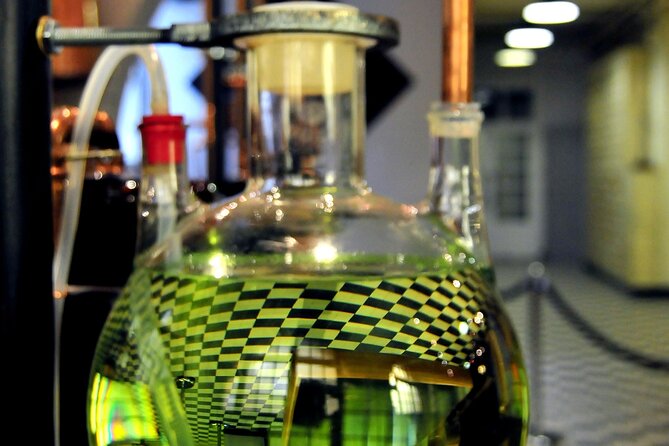 Bar des fragrances Grasse - Picking Bases and Notes Like a Pro (Without Overthinking It)