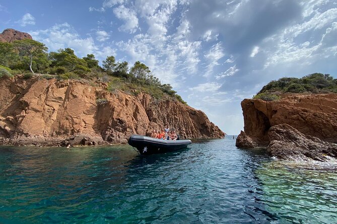 Boat excursion - Cannes Esterel Coves Insight – 1H30 - Black Tenders and the small-group feel