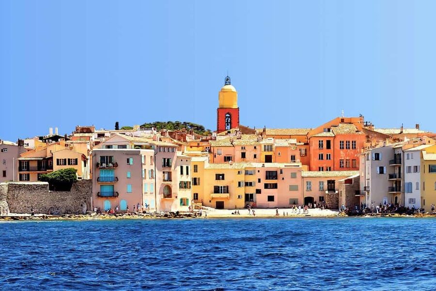 Cannes: coastline boat excursion to St Tropez via Esterel - Port du Béal and the Black Tenders: get there early, relax after