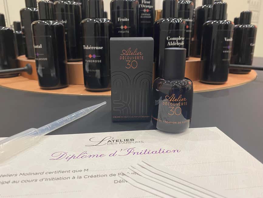 Cannes: Discovery Perfume Workshop - Choosing from 40 essences: smelling like a perfumer
