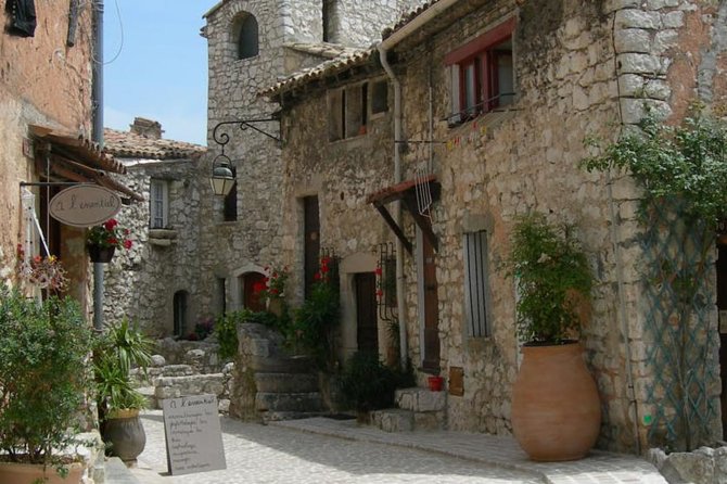 Cannes, Grasse, Gourdon, & Saint-Paul-de-Vence /Day Trip - The drive through Gorges du Loup: your first real taste of the region