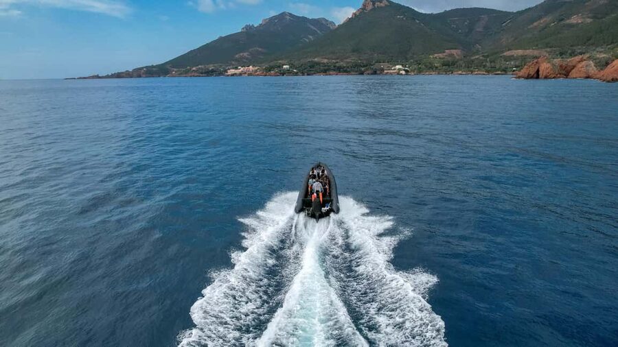 Cannes: Scenic Coves RIB Boat Tour - RIB Boat to the Calanques de l’Esterel From Port du Béal