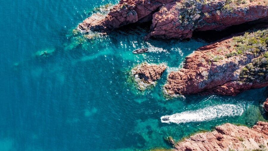 Cannes: Scenic Coves RIB Boat Tour - Maison Lacoste and the Bubbles-Shaped Villa: Coastline Architecture From Sea Level