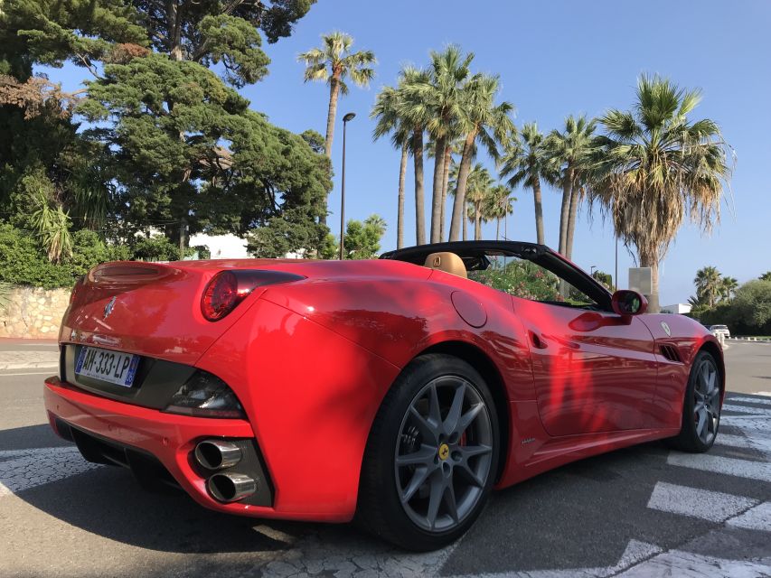 Cannes : Visite guidée en Ferrari sur les routes de Cannes - Meeting the red Ferrari in front of the Martinez Hotel