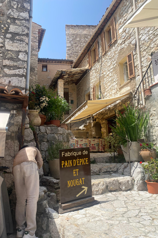 Depuis Cannes une journée Grasse ,Gourdon, St Paul de Vence - Gourdon Over the Big Blue Sea, Views Plus a Little Shopping Time