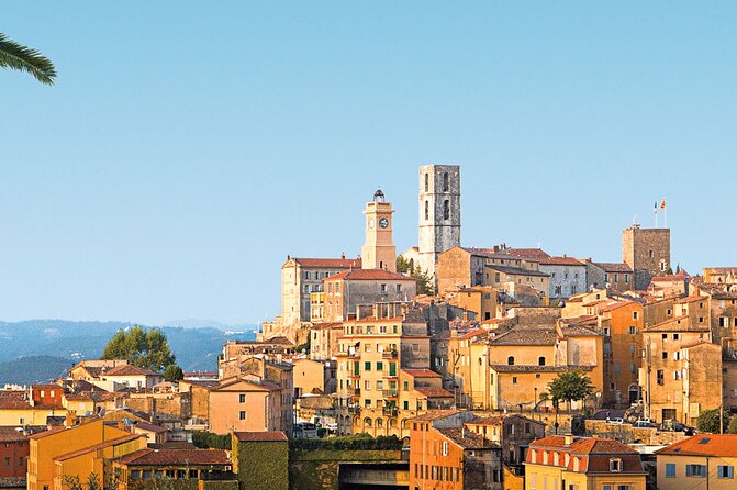 Excursion Van > Cannes > Nice > Eze Village > Monaco Monte-Carlo - Casino de Monte-Carlo: Glamour in a 10-Minute Photo Pause