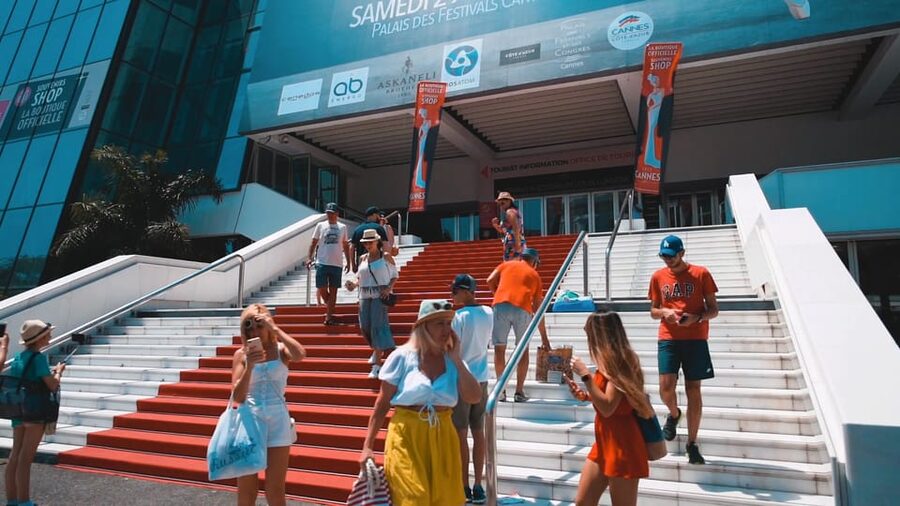Explore Cannes: Guided walking Tour with a local guide - La Croisette Promenade and Beach: The Cannes Postcard, Explained