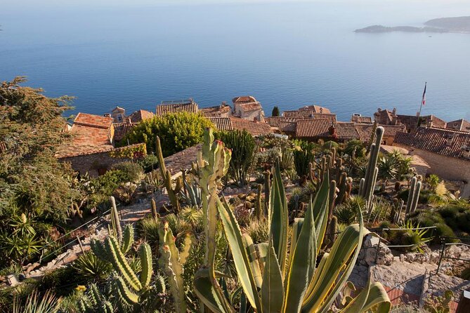 Eze Monaco Monte Carlo - Getting from Nice to Eze, with a corniche photo stop