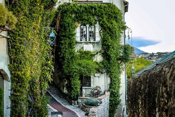 Eze & Saint-Paul de Vence Private Half-Day Tour - St-Paul-de-Vence: the artists’ village mood, without rushing it