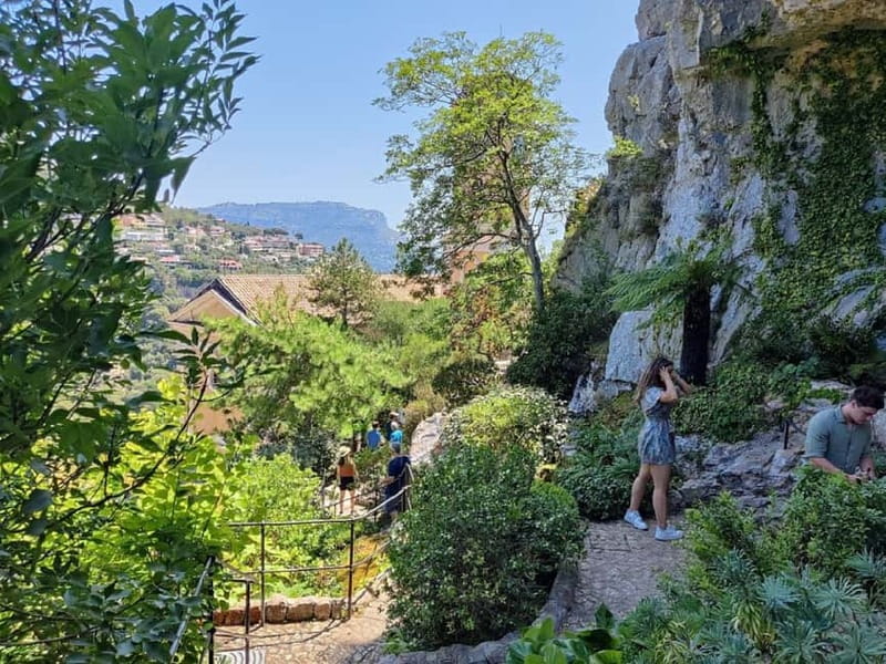 Èze: Walking Tour with a Local Guide - Fortified gate and old Èze lanes: the best “first orientation” in town