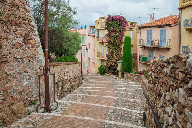 Fascinating Cannes – Private Walking Tour - Rue du Suquet: finding Le Suquet’s cobblestone charm
