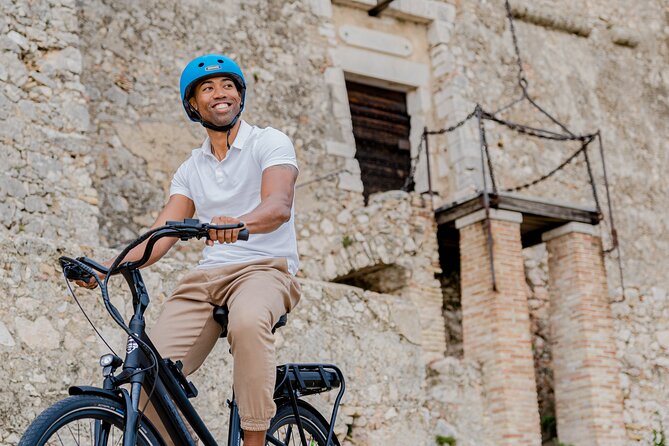 French Riviera E-bike Panoramic Tour from Nice - Getting set up on the e-bike: assist up to 25 km/h