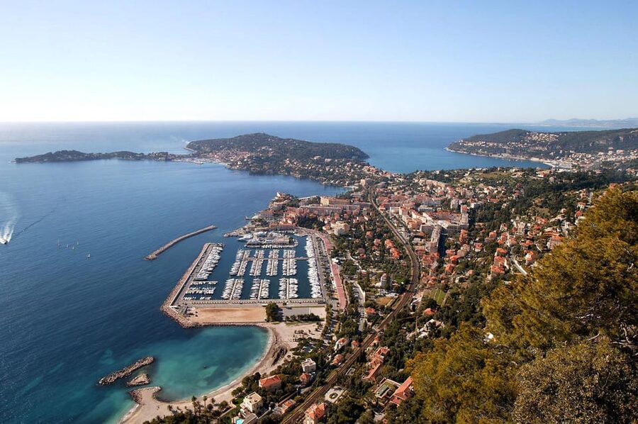 French Riviera: Private Driver Guide Tailor-Made Tour - Cannes With Film-Festival Glamour and Real Beach-Air Energy