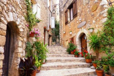 Cannes, Antibes & St Paul de Vence Half-Day Tour