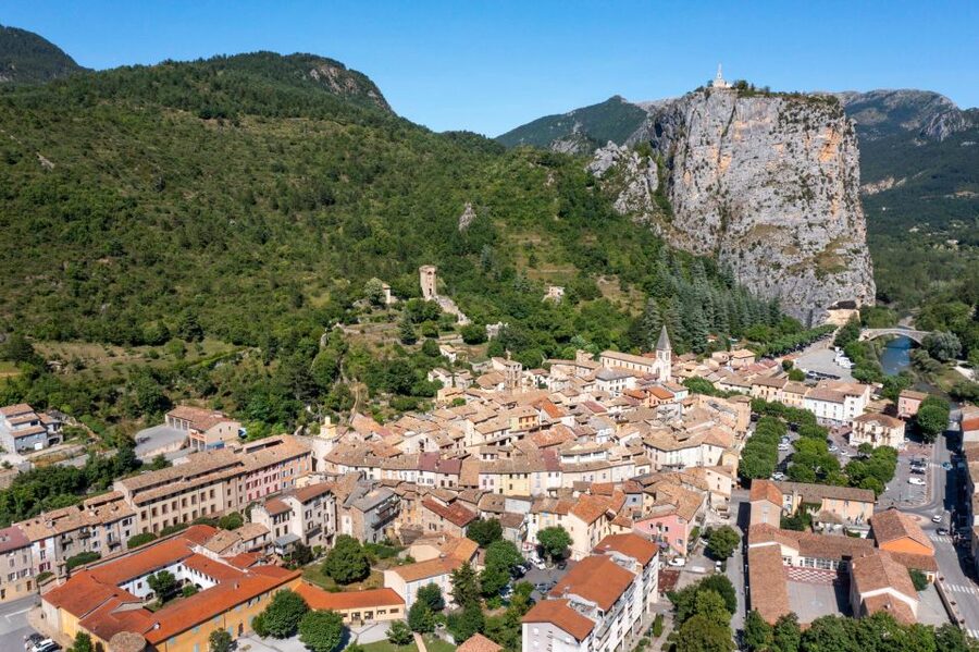 From Nice: Gorges du Verdon Guided Tour - Castellane at the gates of the Verdon Gorge: the town stop that actually matters