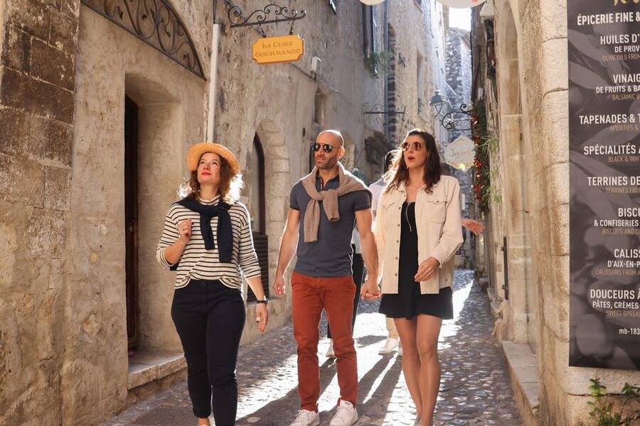 From Nice: Nice Old Town, Cannes and Antibes - Lunch in Nice: plan your break and use your guide’s favorites