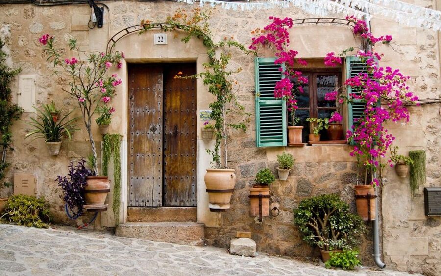 From Nice: Provence and its Medieval Villages Full-Day Tour - Getting off the Riviera: why this inland route works