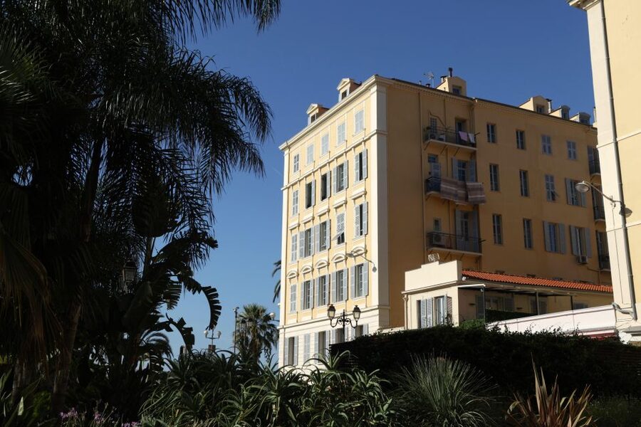From Nice: Walking & driving tour of Nice - Why the minibus matters, port angles, and panoramic photo stops without the stress