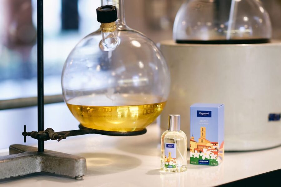 Grasse: Perfume Making Class and Fragonard Factory Tour - Grasse and Fragonard, why this short class feels like a real workshop