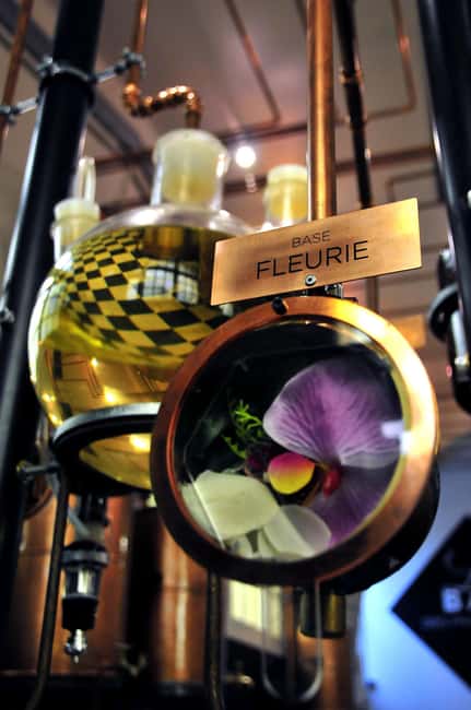 Grasse: Perfume Workshop - Grasse and La Maison Molinard: perfume where you can see the craft
