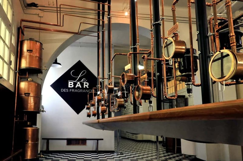 Grasse: Perfume Workshop - Smelling bases and notes at the bar, then building your own scent