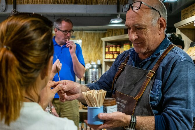 Half-Day Walking Food Tour in Nice with Lunch - Old Town lunch tasting, olive oil, and that sweet finale