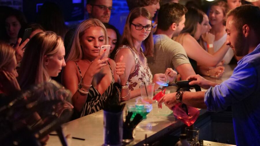 Nice: 4 Bar, 1 Club Riviera Bar Crawl Party with Free Shots - Key Things You’ll Really Notice