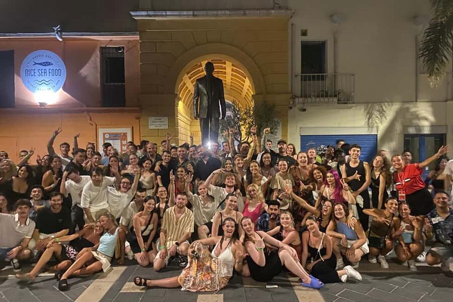 Nice: 4 Bar, 1 Club Riviera Bar Crawl Party with Free Shots - What You Pay: Is $11 Worth It in Nice?