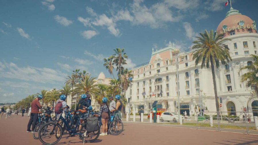Nice: City Highlights Bike tour - Promenade des Anglais and Hotel Negresco: Seafront Glamour, Up Close