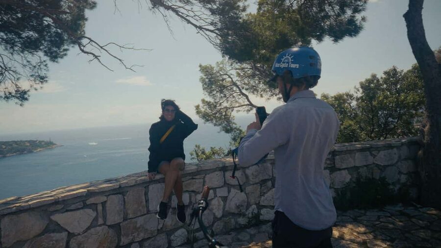 Nice: City Highlights Bike tour - The Colline du Château Climb: Panoramas, One Real Challenge