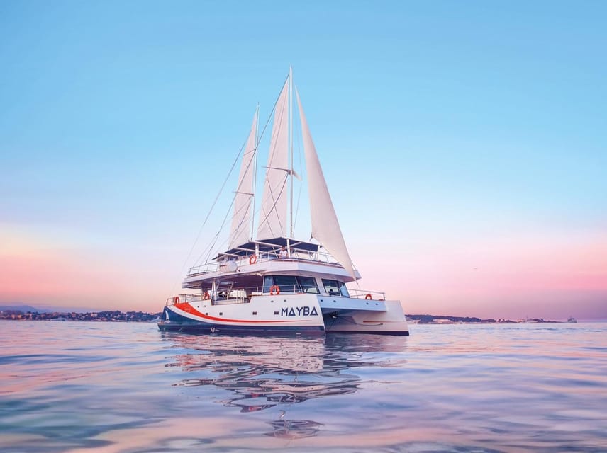 Nice : Dinner at Sea on a Maxi Catamaran - Villefranche, Cap Ferrat - Dinner at Sea from Nice: Villefranche and Cap Ferrat at Sunset