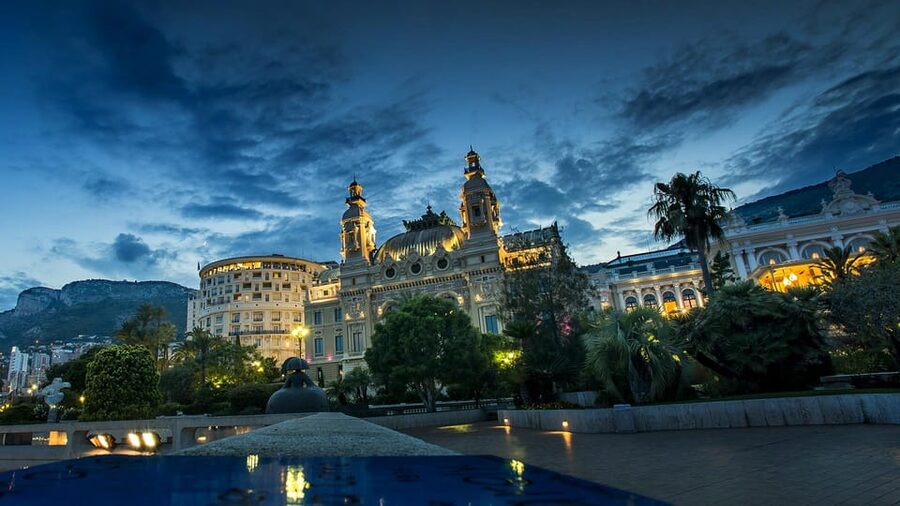 Nice: Formula 1 Track, Monaco, and Monte-Carlo Night Tour - Stepping onto the Formula 1 circuit: what to expect