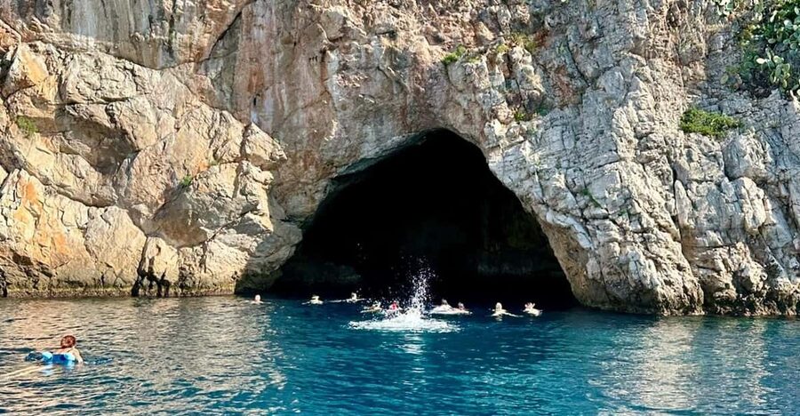 Nice: Mala Caves, Villefranche & Snorkeling Boat Tour - Riding the Riviera by Water: Èze, Beaulieu, Saint-Jean-Cap-Ferrat Views