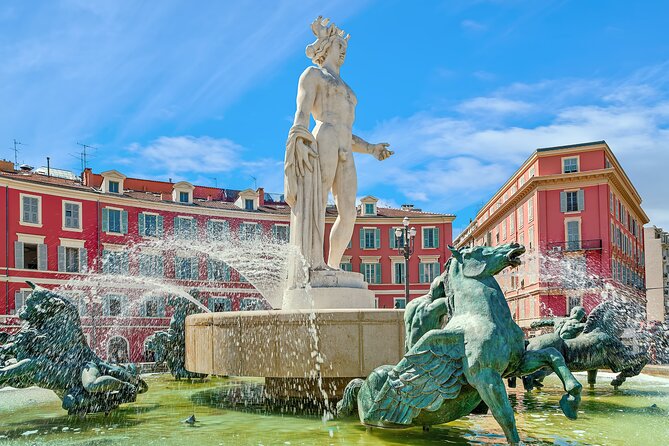 Nice Old Town: Artists & Ghosts Self-Guided Walking Adventure - Starting the Artists and Ghosts game at Centenary Monument