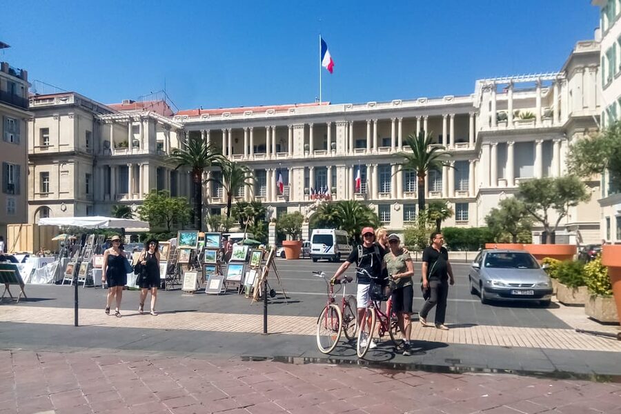 Nice: Old Town Treasures and Castle Hill Walking Tour - Vieux Nice lanes, the old gate, and baroque church spotting