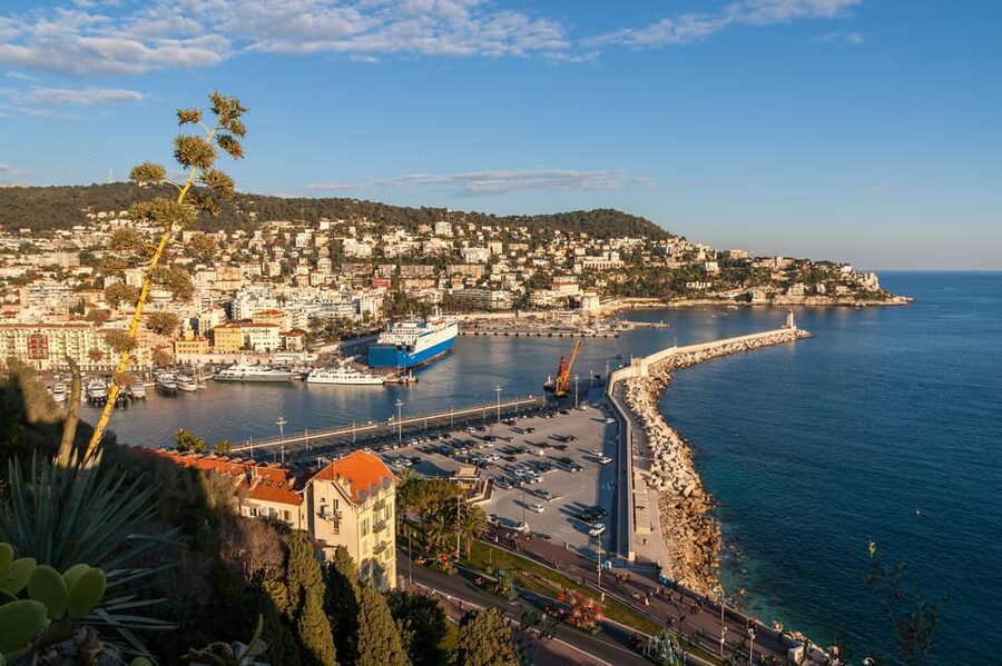 Nice: Old Town Treasures and Castle Hill Walking Tour - The long way up to Castle Hill: quiet streets, ruins, and panoramic reward
