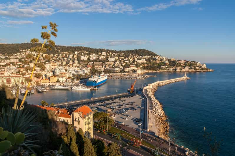 Nice: Old Town Treasures and Castle Hill Walking Tour - Meeting at Castel Plage, then getting your bearings fast