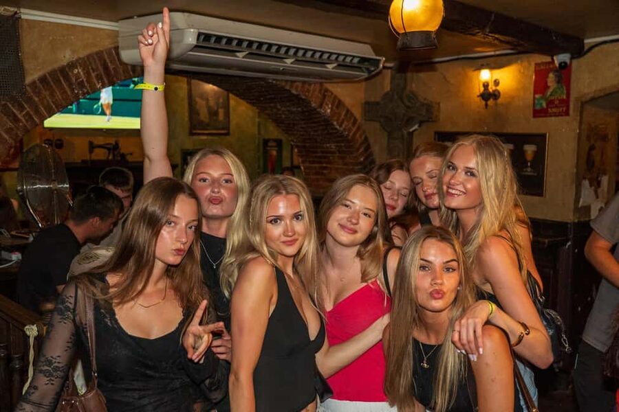 Nice: Party Bar Crawl with Club VIP, 6 Shots, and Games - The return back to the meeting point