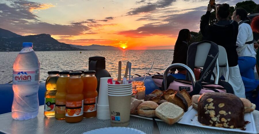 Nice: Saint Jean Cap Ferrat Sunrise Boat Trip with Breakfast - Breakfast onboard, juice and coffee, and why eating at sea feels different