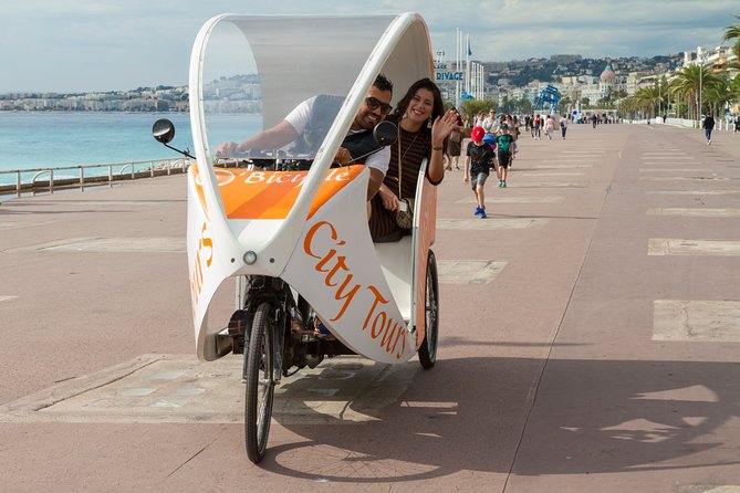 Nice: Visit of Nice by electrically assisted bike taxi 1 hour. - Quai des Etats Unis, the Memorial of Two World Wars, and the Bay of Angels