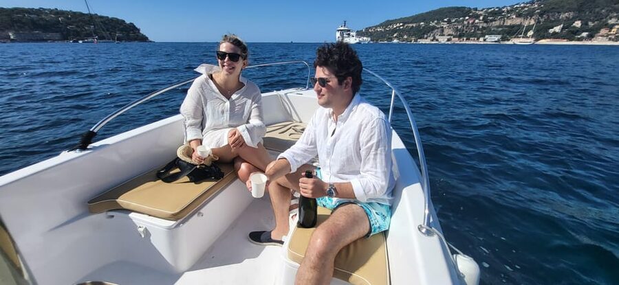 Nice: Visite privé en Bike & Boat 3h Villefranche-Cap ferrat - Promenade des Anglais and the Quai des États-Unis, sea views from the “correct” angles