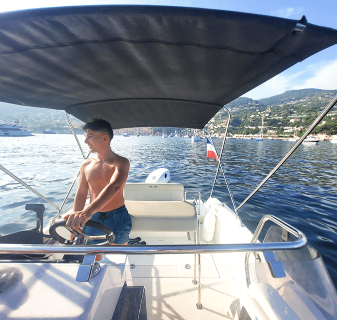 Nice: Visite privé en Bike & Boat 3h Villefranche-Cap ferrat - Villefranche-sur-Mer cruise: swim-ready scenery and dolphin-watching time
