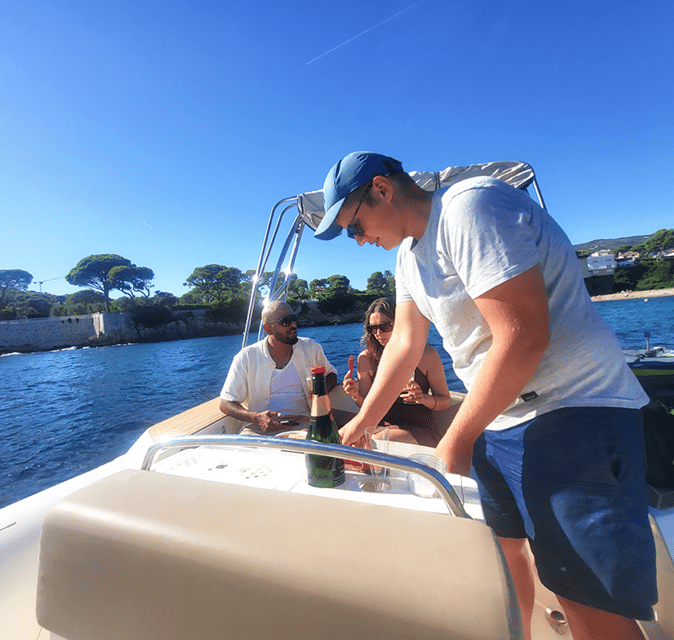 Nice: Visite privé en Bike & Boat 3h Villefranche-Cap ferrat - Saint-Jean-Cap-Ferrat by sea: long-tail boat time and marine viewing