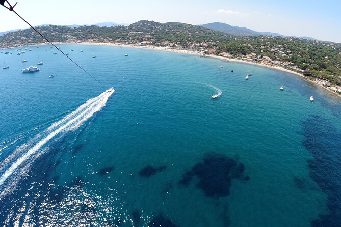 Parasailing flight two people, in Mandelieu-Cannes - Why parasailing over the Gulf of Saint-Tropez feels like a cheat code